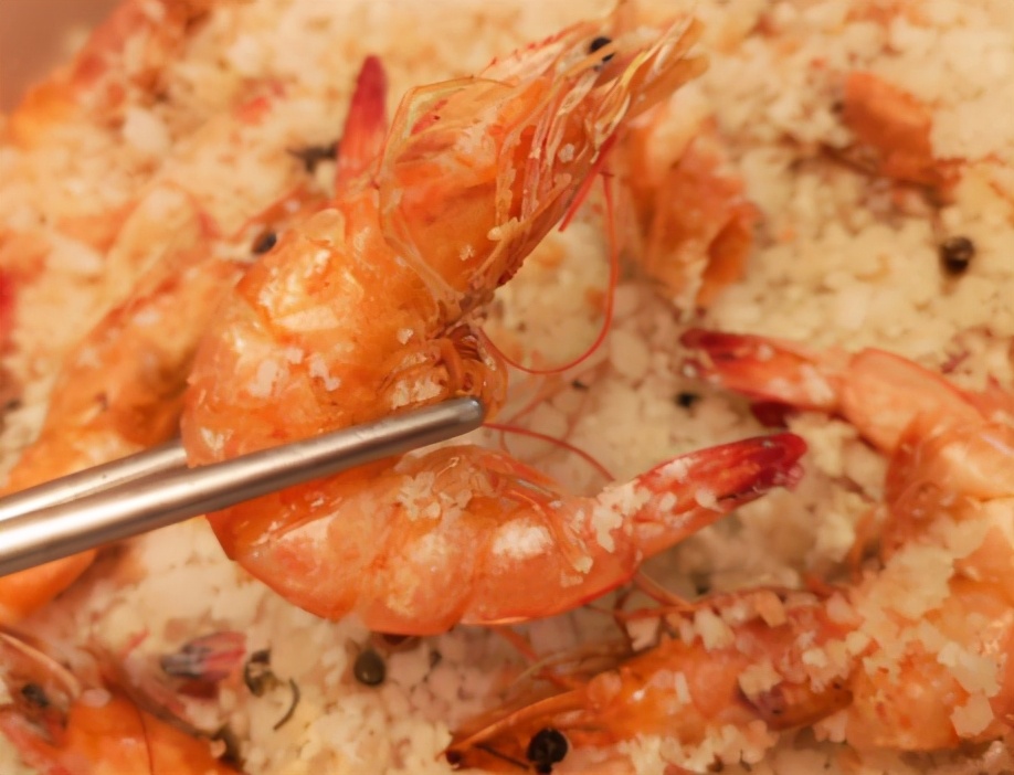 图片[5]-盐焗虾的做法步骤图 比红烧虾好吃-起舞食谱网