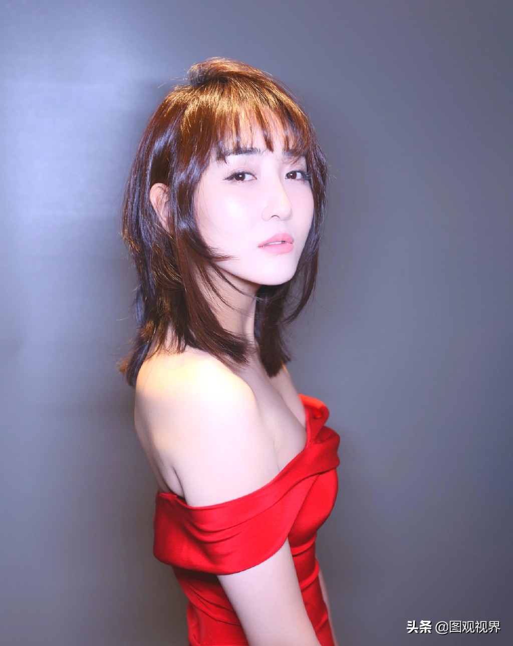 2017年4月,高姝瑶参加浙江卫视访谈类栏目《好看中国蓝》;4月,参演