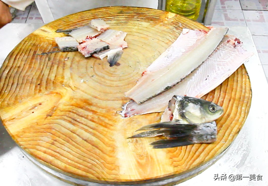 图片[3]-厨师长分享地道酸菜鱼 汤汁鲜香又开胃 鱼片嫩白又不腥-起舞食谱网