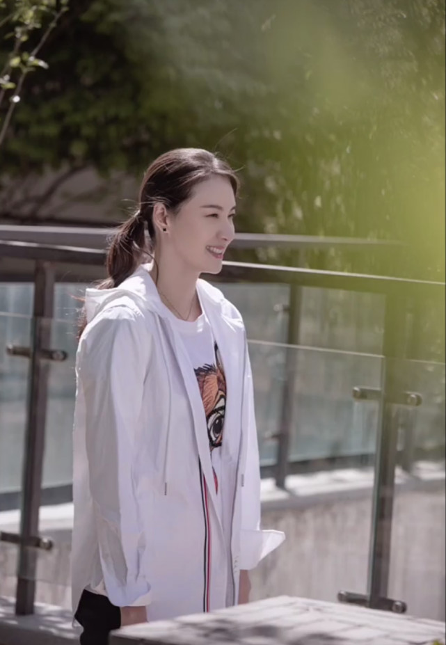 林丹携儿子为太太谢杏芳庆生，惊喜礼物曝光，夫妻恩爱甜蜜合影
