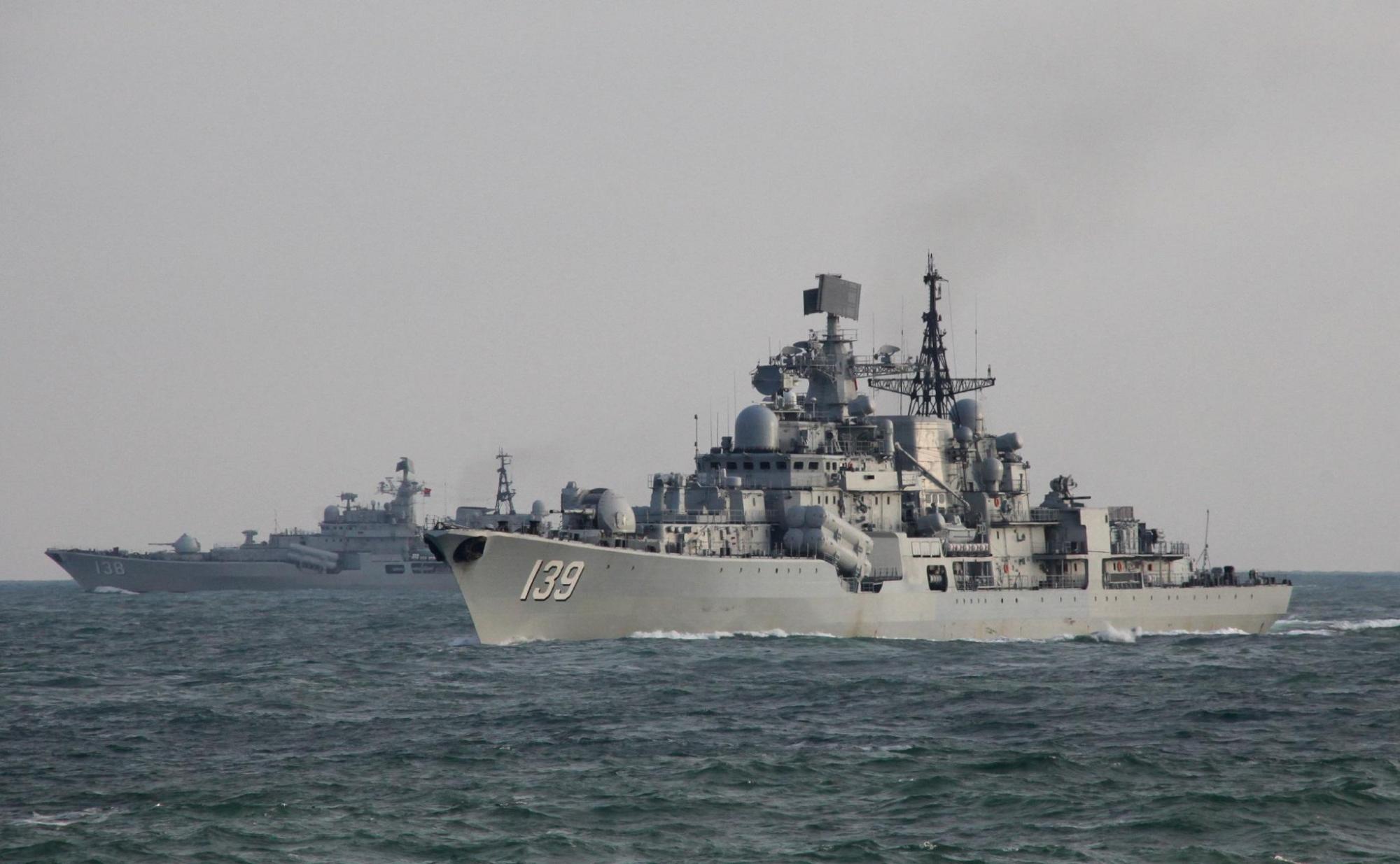 055大驱拉萨舰服役，俄罗斯羡慕不已，网友：买