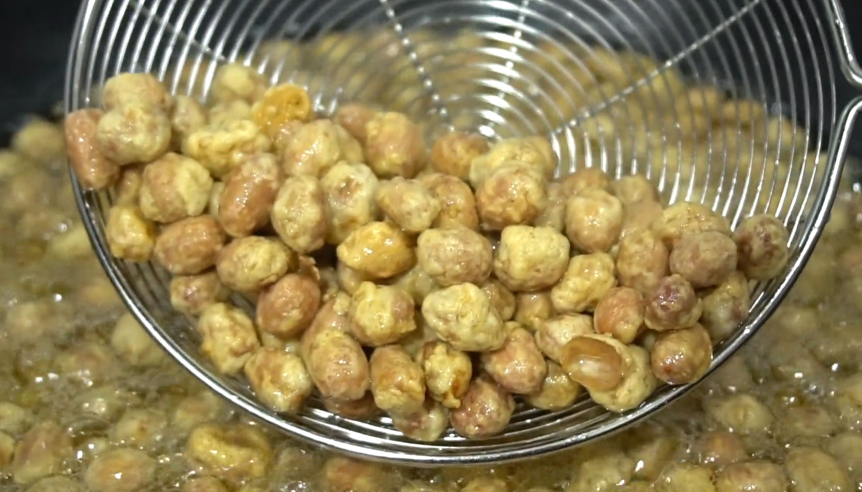 花生米怎麼炸才好吃？ 大廚教你一招，香脆入味，放一周依然很脆