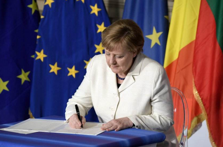 哈夫塔尔刚宣布接管利比亚，欧洲26国助阵，就被