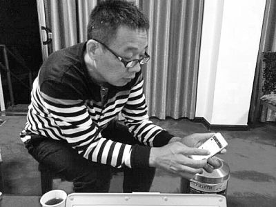 “商业鬼才”于东来：小学毕业农村娃，却从欠债30万到年入50亿？