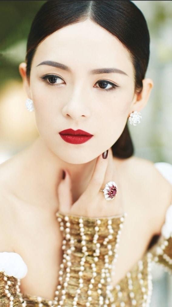 光吃不胖的星座，最让人嫉妒，身材凹凸有致