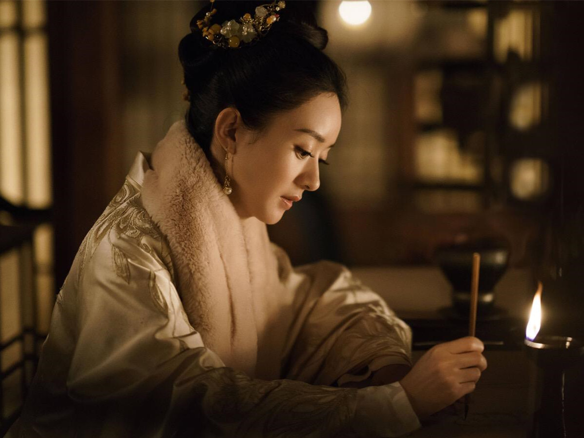 赵丽颖产后1年，身材恢复如健身教练，她吃这些