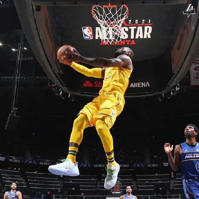 詹姆斯队连续4年赢下全明星赛！字母哥获MVP，当成总决赛打了