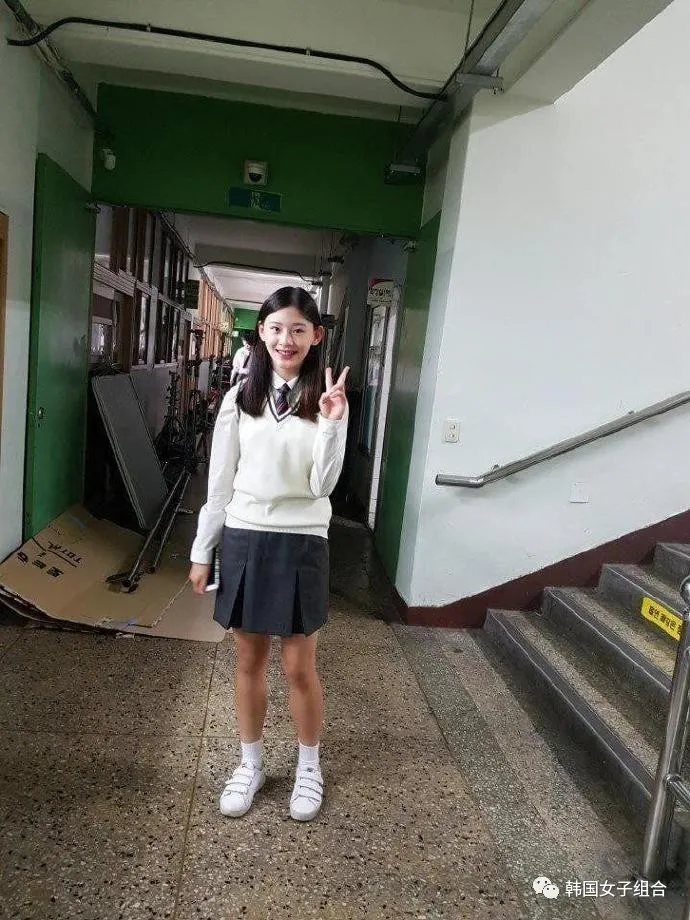 女团爱豆的旧照,太美了