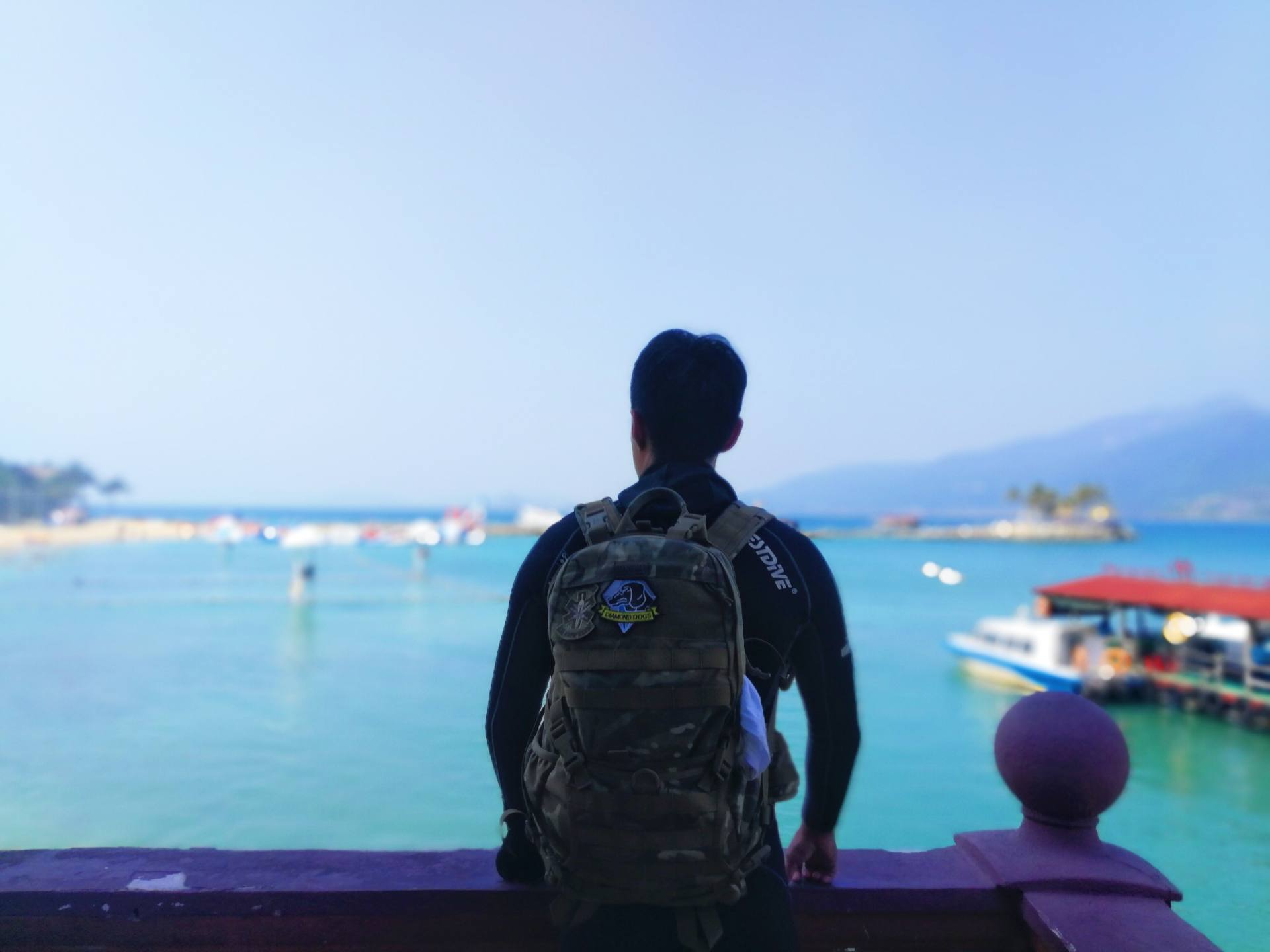 90万人围观的“寻宝游戏”，云南退伍老兵深入水底捡垃圾