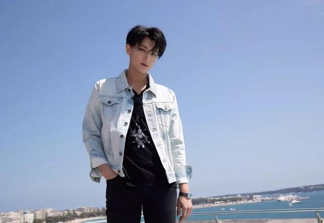 黄子韬被《光明日报》点名，严格对待《创3》学