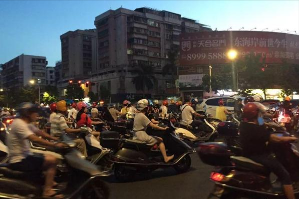 摩友注意，未來或將根據車型和排量設定報廢年限，不再“一刀切”