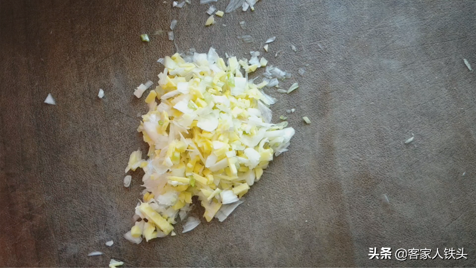 客家传统狮子头做法，一道有年味的菜，好吃寓意好，待客超有面子