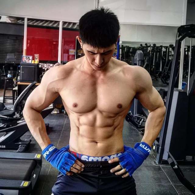 26yearold Asian male god, full and strong chest muscles, abdominal