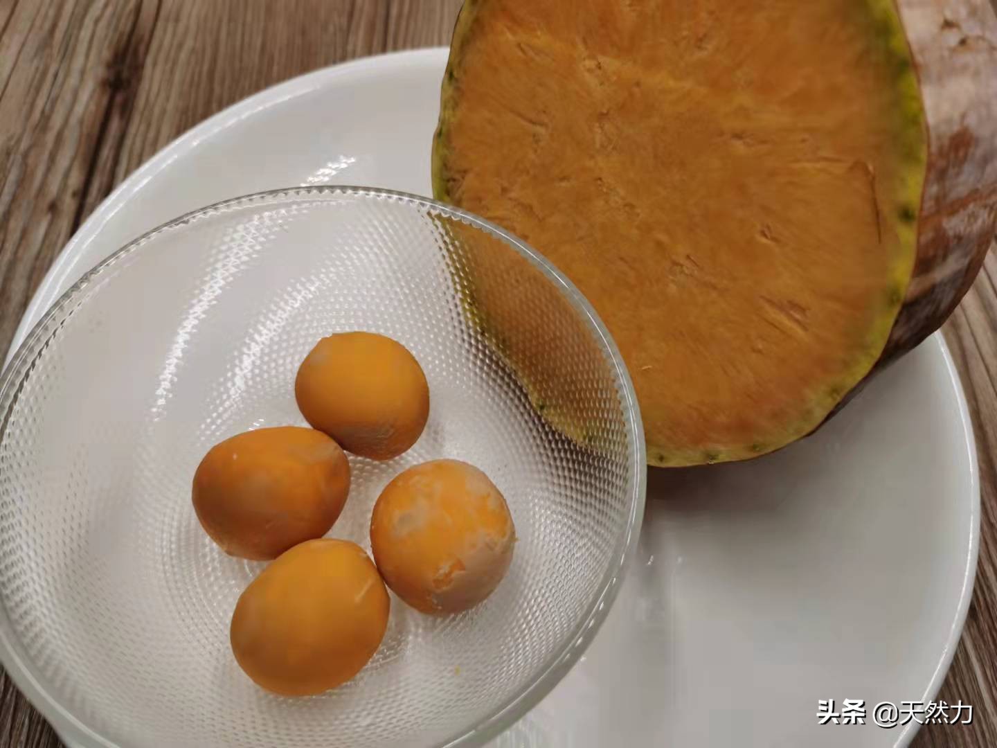 在家也能轻松做出广东名菜蛋黄焗南瓜，详细经验干货做法，收藏了