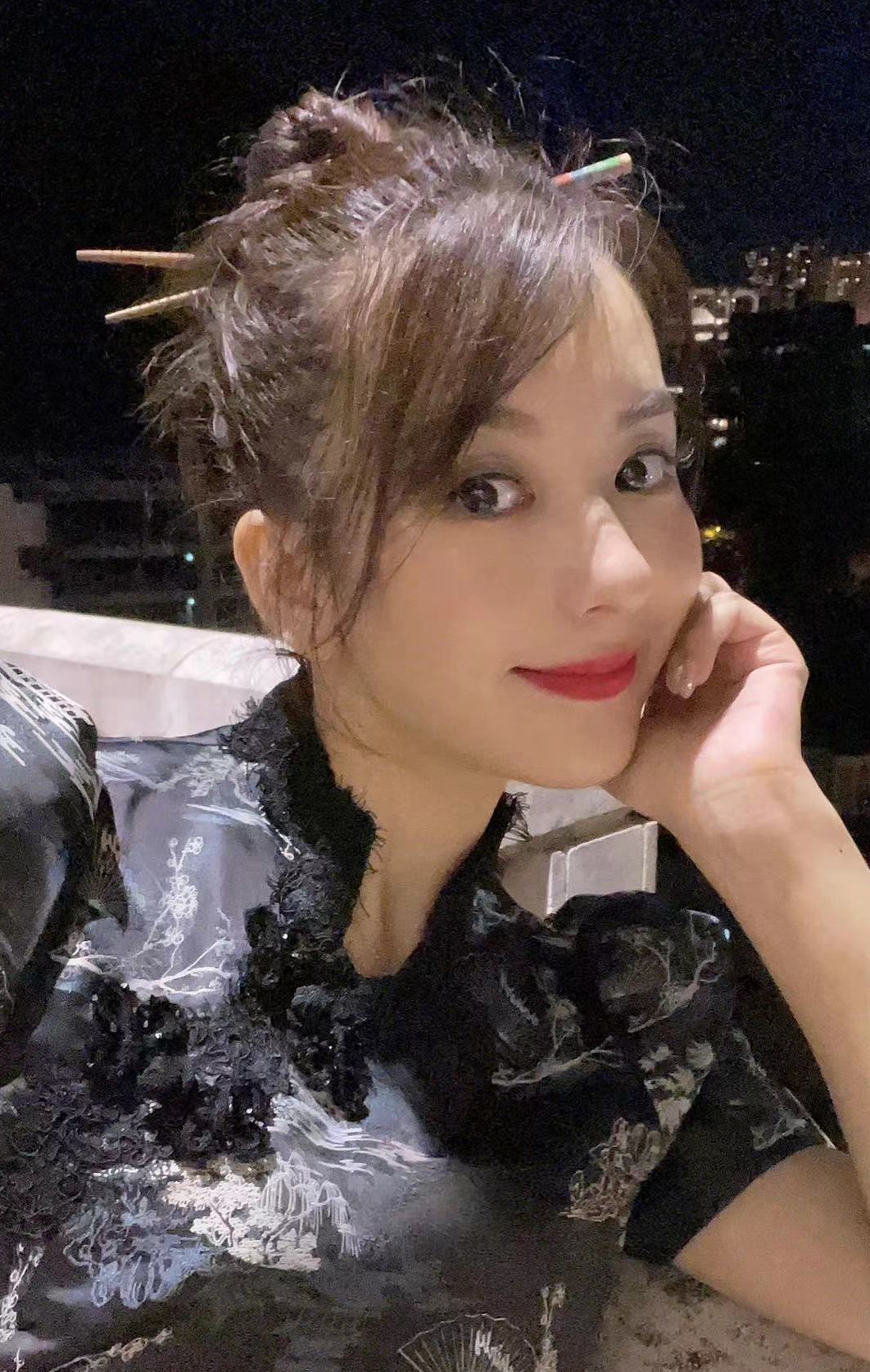 熊黛林送名表为郭可颂庆生，价值30万港元，哄得富豪丈夫相当高兴