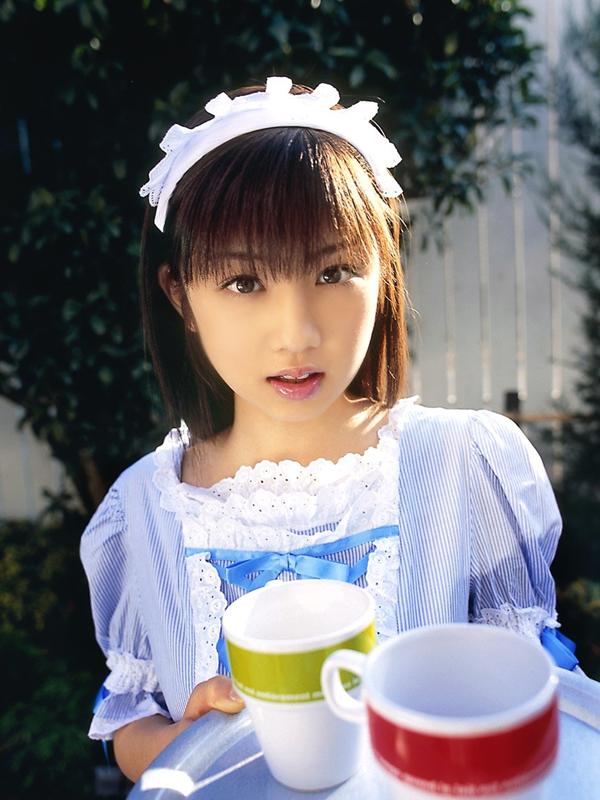 Yuko Ogura A Smash Hit Photo Idol But Today Only Wants A Happy Family yuko-ogura-a-smash-hit-photo-idol-but-today-only-wants-a-happy-family