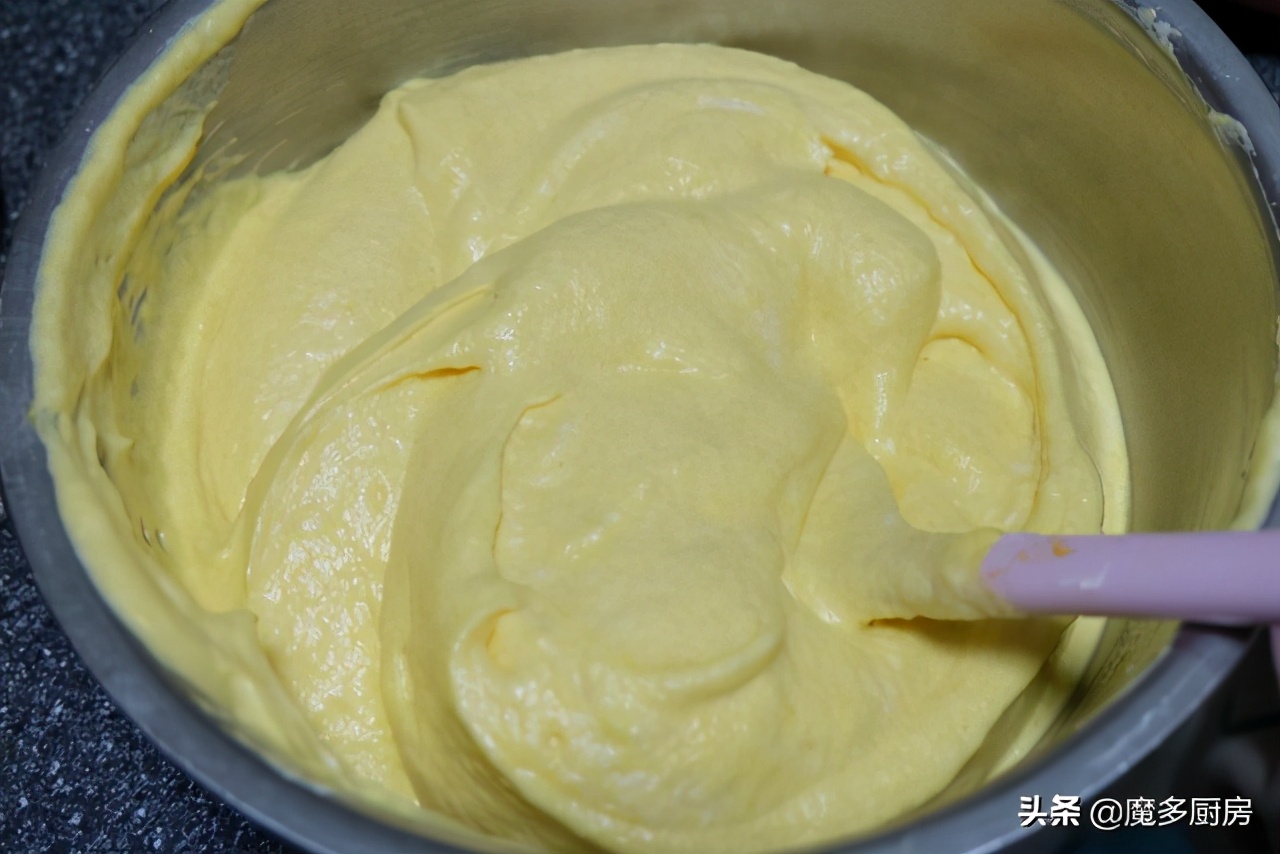 早餐蛋糕自己做，用料簡單做法更簡單，不用烤箱更輕鬆，香甜美味