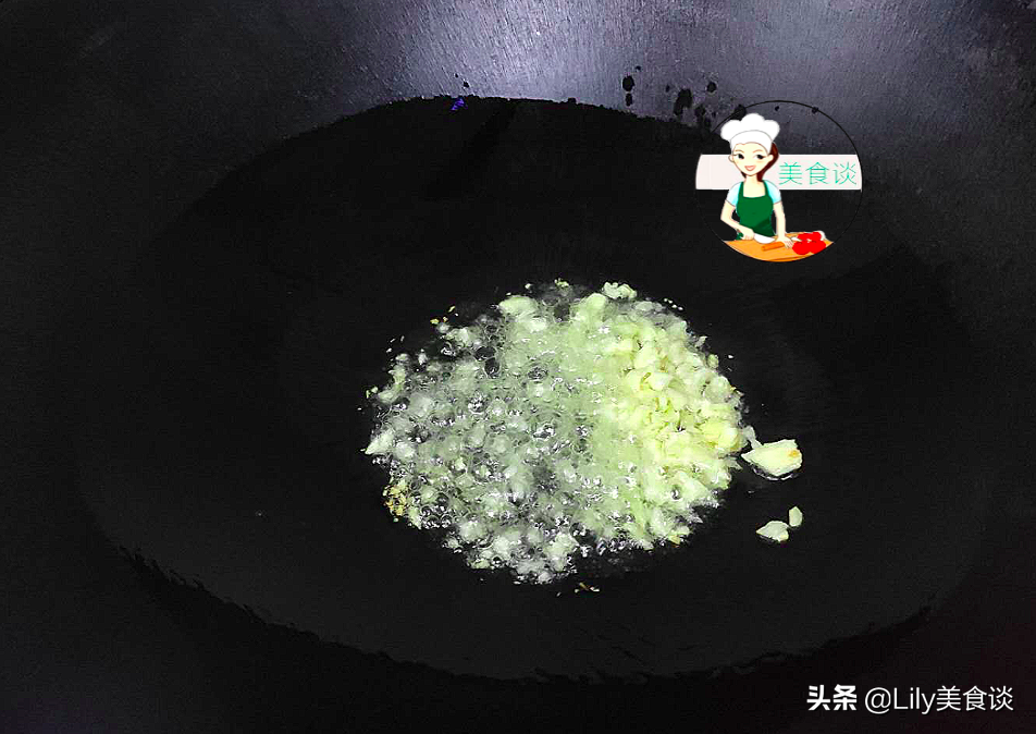 這兩樣素菜一起燜，不放肉也很鮮，我家一周準吃4次，次次都光盤
