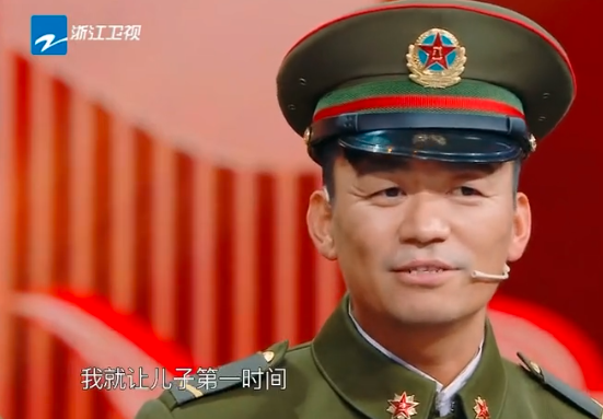 王寶強10歲兒子正臉曝光，濃眉大眼像極馬蓉，父子倆日常超溫馨