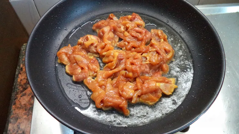 你炒的肉又老又柴还塞牙?原来是少了这1步,难怪上桌没人动筷子 美食做法 第7张 你炒的肉又老又柴还塞牙?原来是少了这1步,难怪上桌没人动筷子 美食做法 第7张