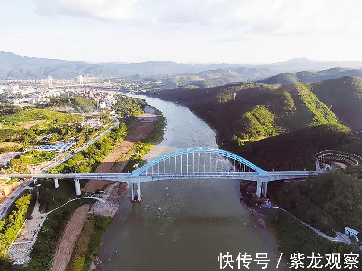 中老铁路通车 老挝豪爽表示 送50万头牛回礼 越南酸透了 资讯咖