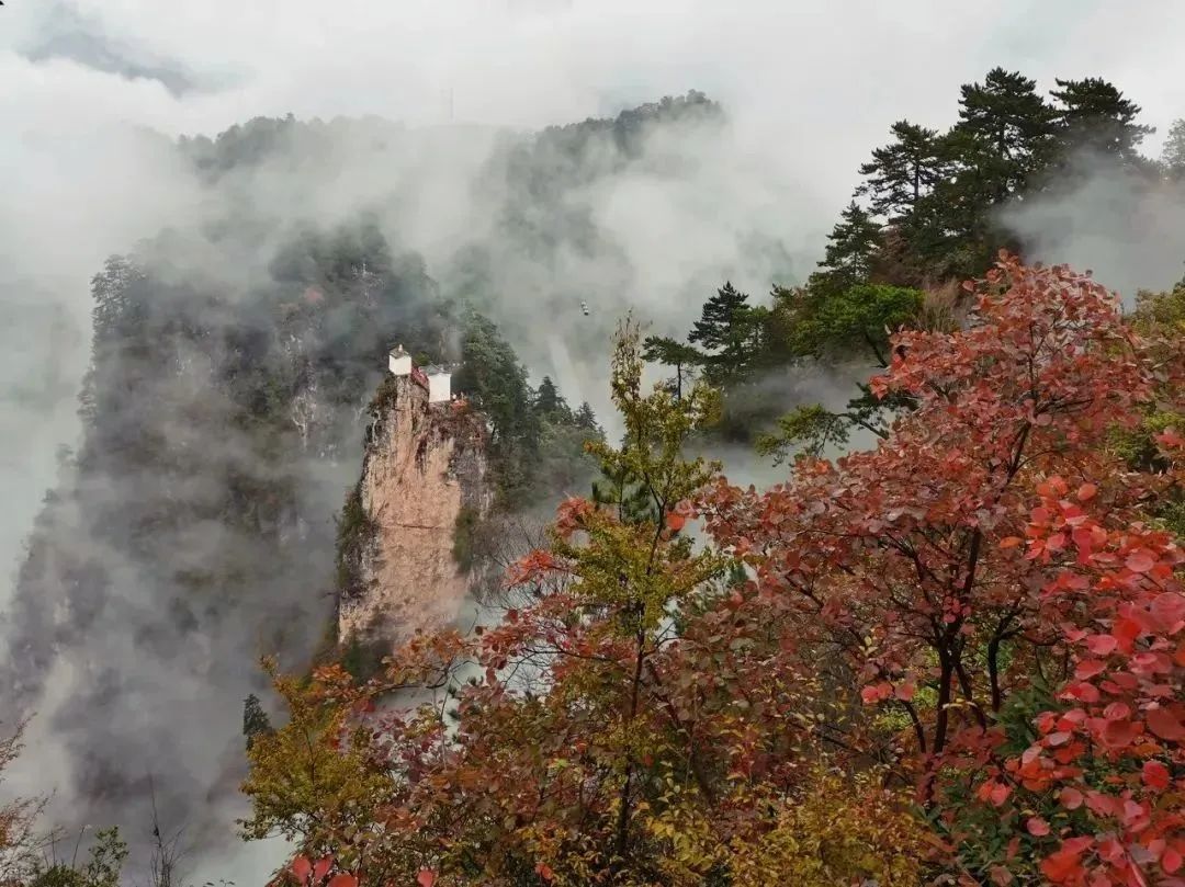 中国8个建在悬崖绝壁上寺庙，精彩绝伦，你去过哪个