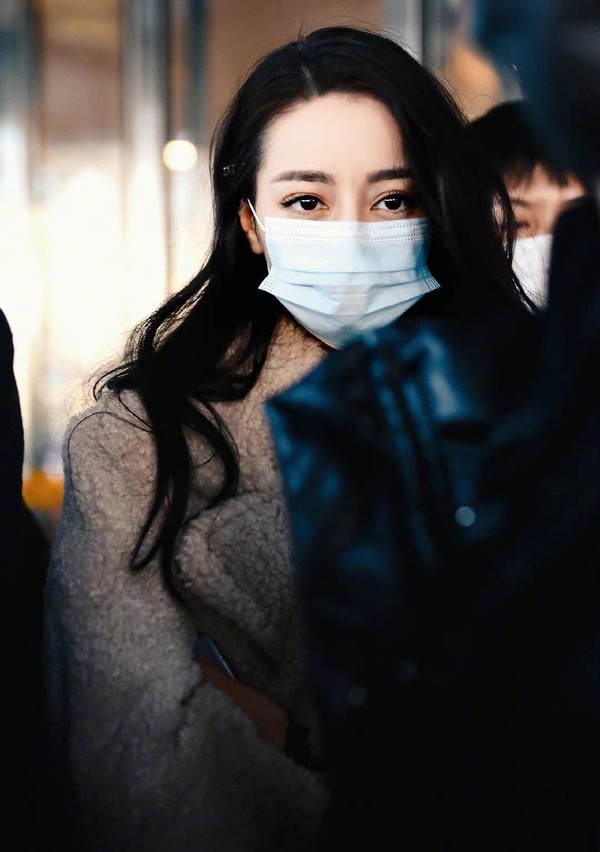 Big couplet discharges CCTV spring late first time the person is too much! Little fresh pork gathers together scarcer, this year spring evening is lively