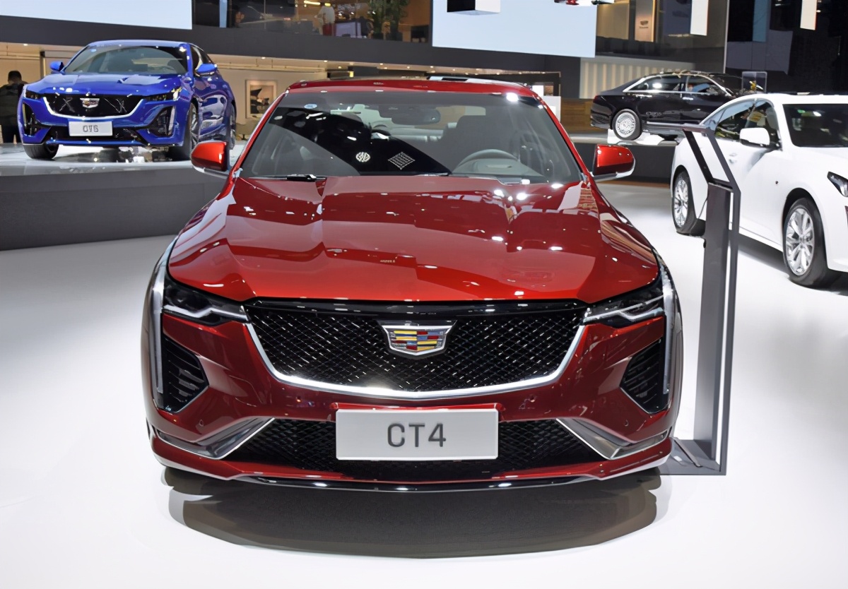 凯迪拉克CT4，6.9秒破百，加速快还省油