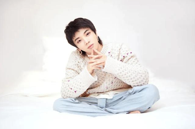 华晨宇通过栏目让自己成长，私下与张歆艺关系