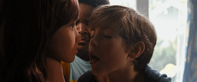 还是国外会玩，这群未成年演的十八禁，只有成年人才能进影院看