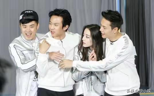 大湾区中秋晚会10位男星的尴尬,打破了娱乐圈3条不成文的隐藏规则