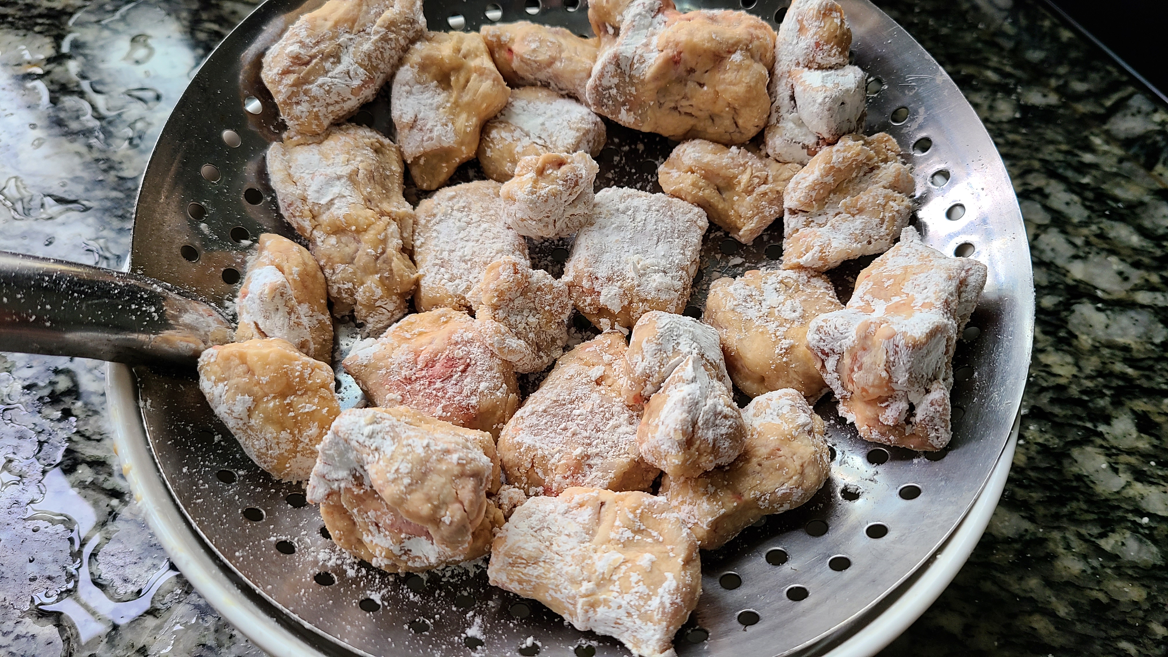 酸甜排骨的做法，學會了這道家常菜，家里人都喜歡吃，太香了