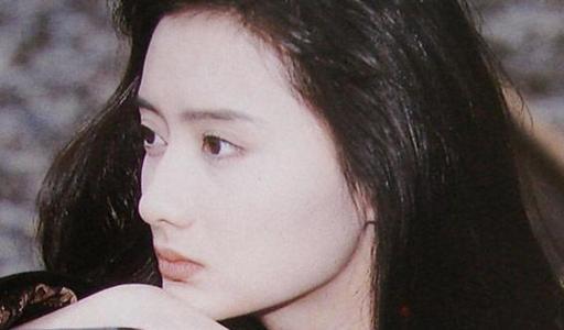 她堪比女版罗志祥，脚踏三条船，连孩子亲爹是