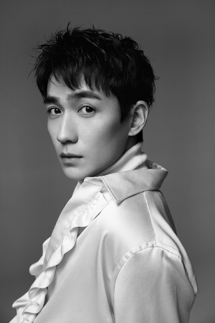 CCTV spring is late first big couplet platoon! Wang Yibo easy melt 1000 royal seal Dilirebazhu one dragon, show a body in succession