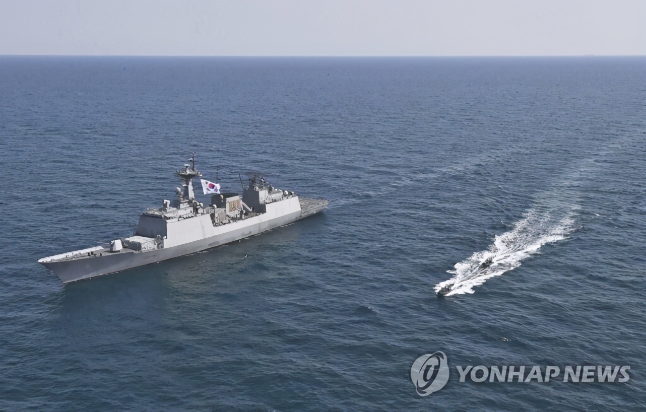 应对韩国化学品运输船被扣事件，韩国军舰抵达霍尔木兹海峡