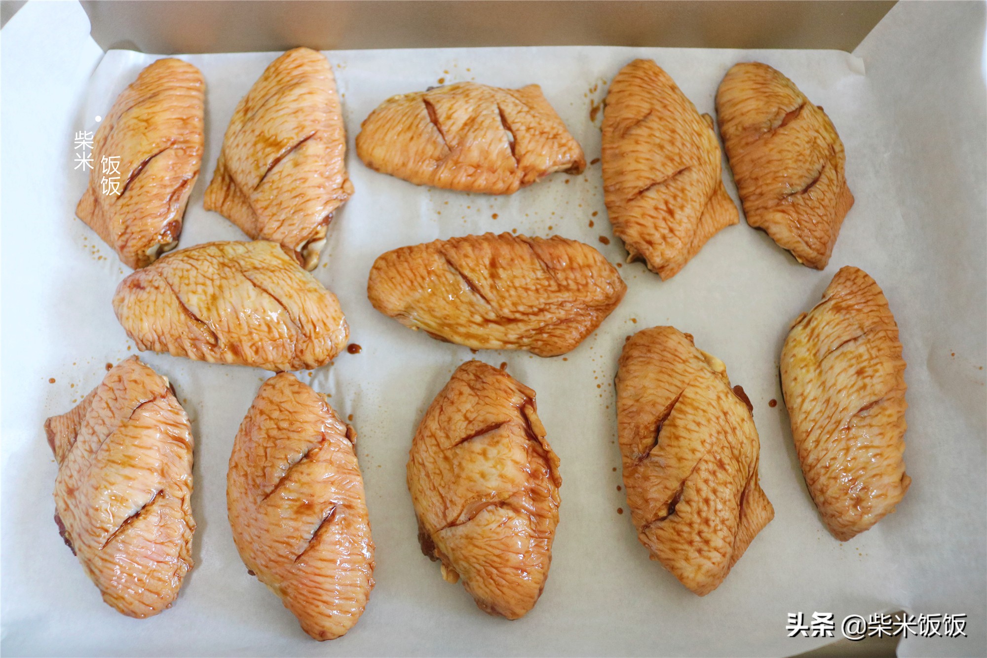 在家烤雞翅，別再買醃料了，這些家常調味料就足夠，簡單好吃