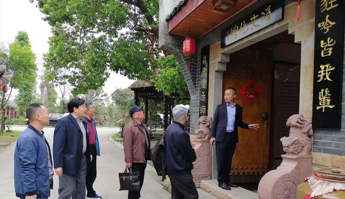 蜀酒浓无敌，杜甫为川酒代言将诗酒文化发酵在绵竹
