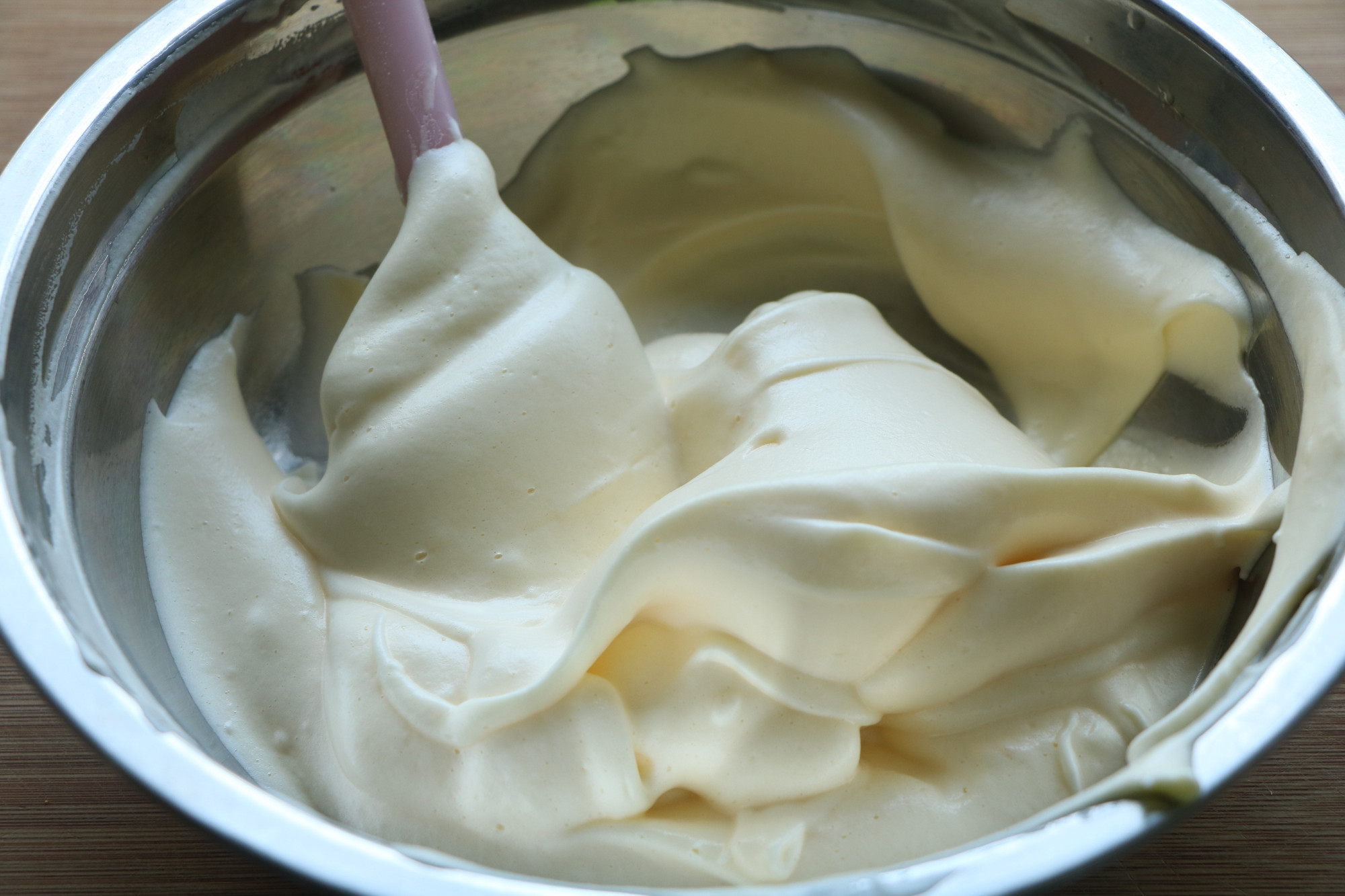 面粉和鸡蛋试试这样做，无油少糖，既当零食又当早餐，做法超简单