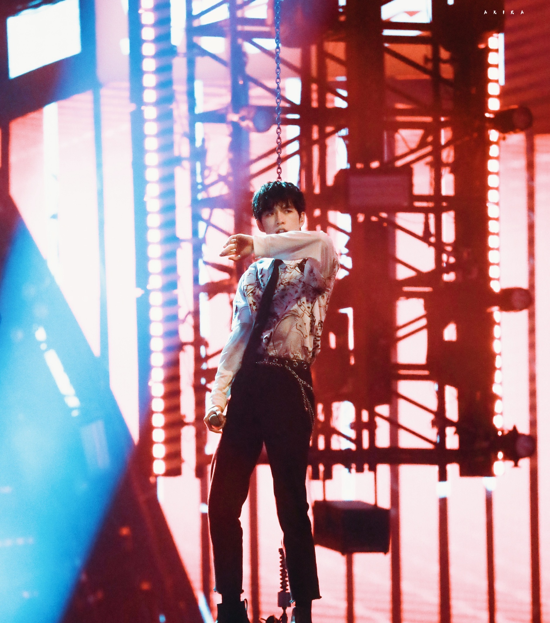 Sing jump Rap is completely useless, bind teammate, is R1SE Zhang Yan weighed together unexpectedly " terrestrial rope made of hemp " ? 