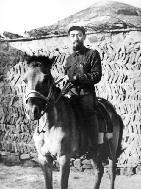 1937年，周恩来劳山遇刺，副官陈友才扮替身牺牲，死时身中20刀