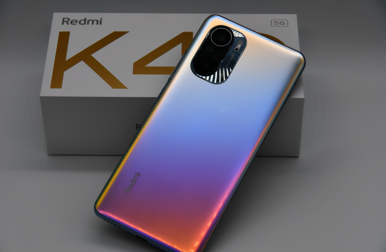 手机“发烧友”的中肯建议，目前这4部手机最值得买，性价比高