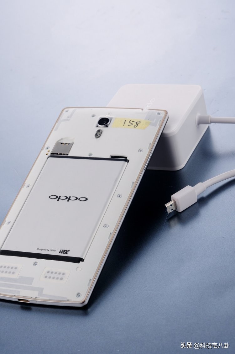 自拍手机中的名媛：OPPO Find 7 什么方式的自拍都好看