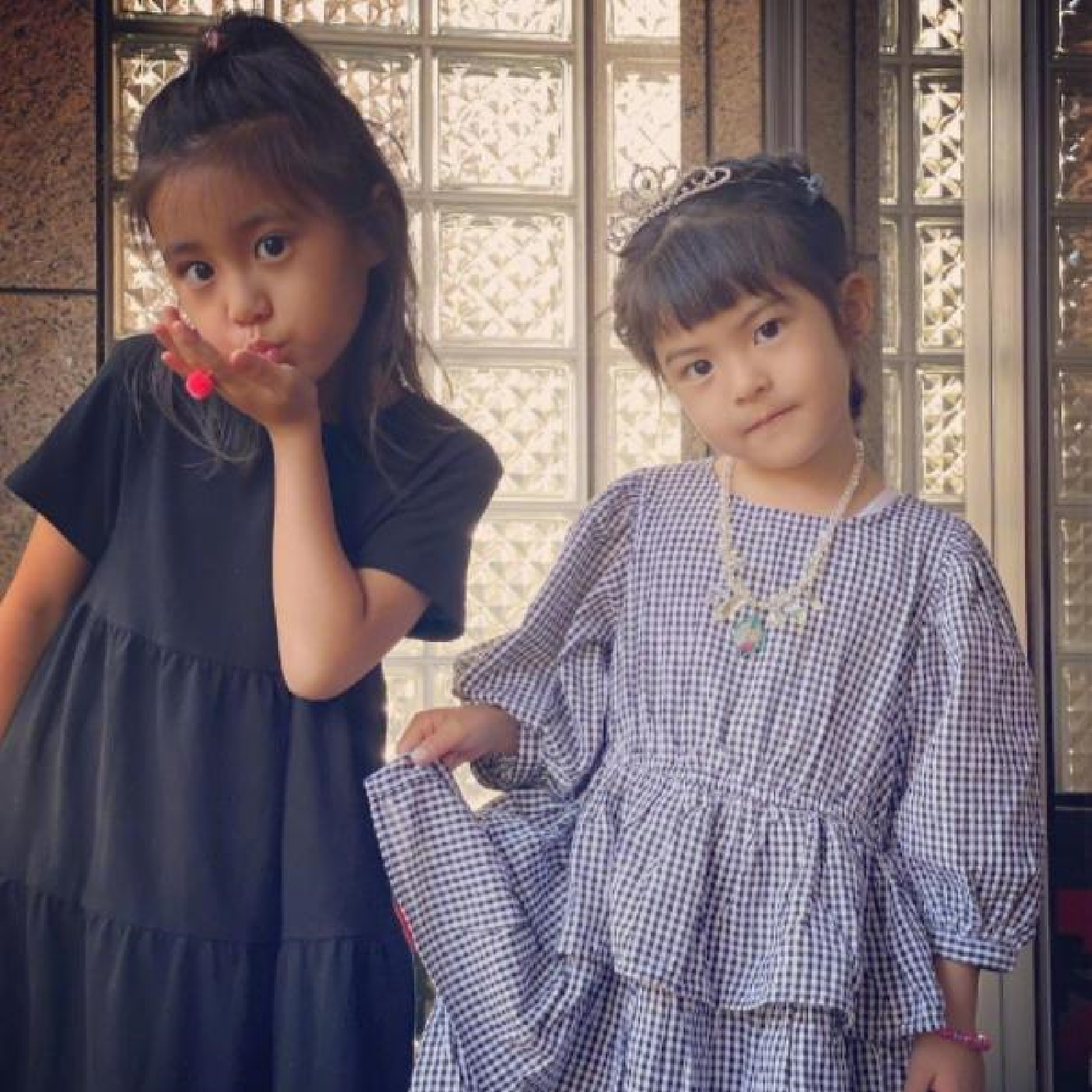 賈靜雯小女兒波妞顏值逆襲，和媽媽小時候越來越像，快赶超咘咘