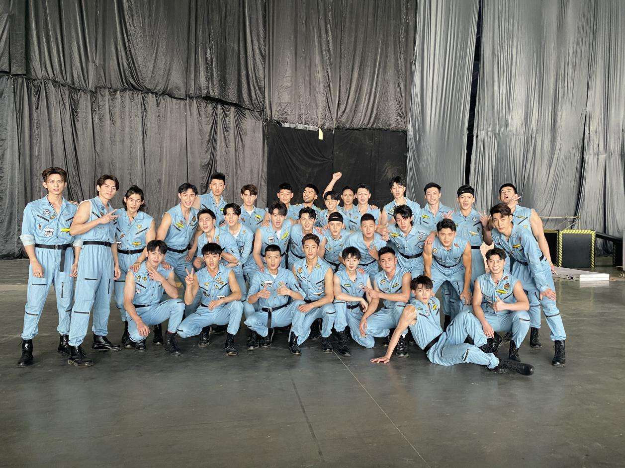 有肌少年乘风破浪，青春荷尔蒙扑面而来，《运动吧少年》让人爱了