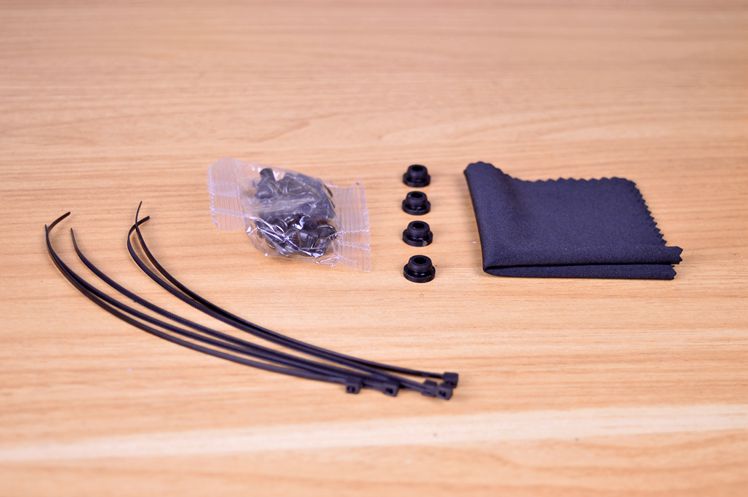 侧透机箱是主流？光污染更伤眼，Tt挑战者H8静音机箱体验