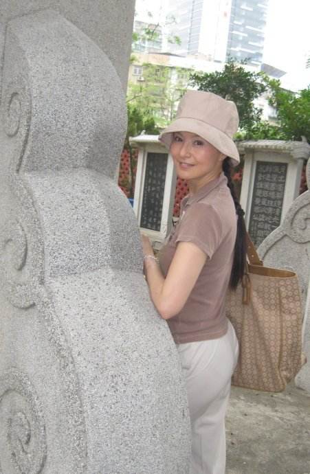 最美警花李赛凤，两段婚姻均失败，遭豪门丈夫