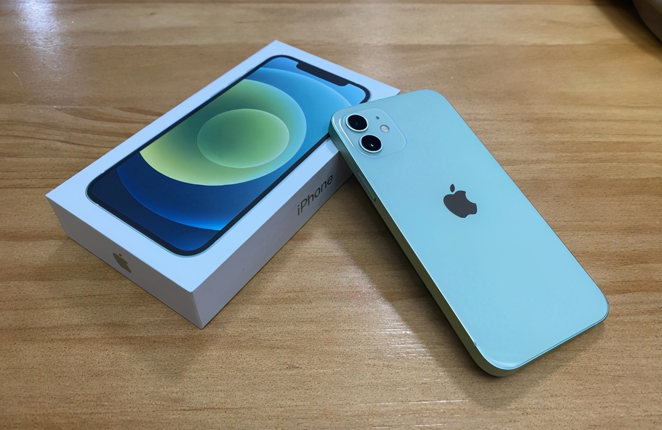 苹果亮剑，iPhone12跌至“新低价”，网友：幸福来得突然