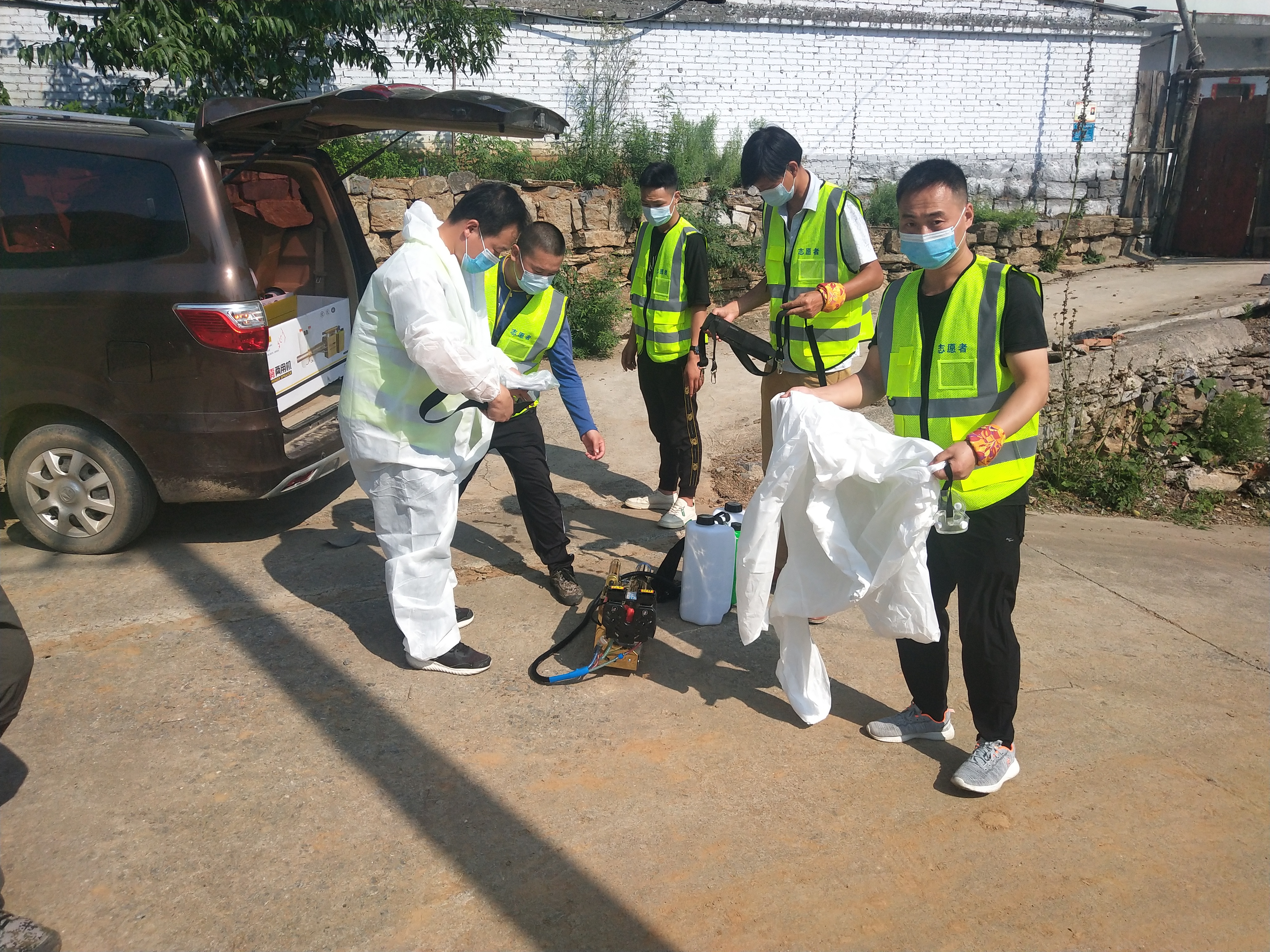 荥阳市道路运输服务中心组织道路运输企业开展灾后防疫消杀工作