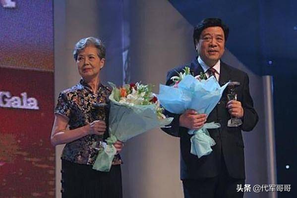 87岁中国首位主持人沈力因病去世，经历两段婚姻，最愧对两个儿子