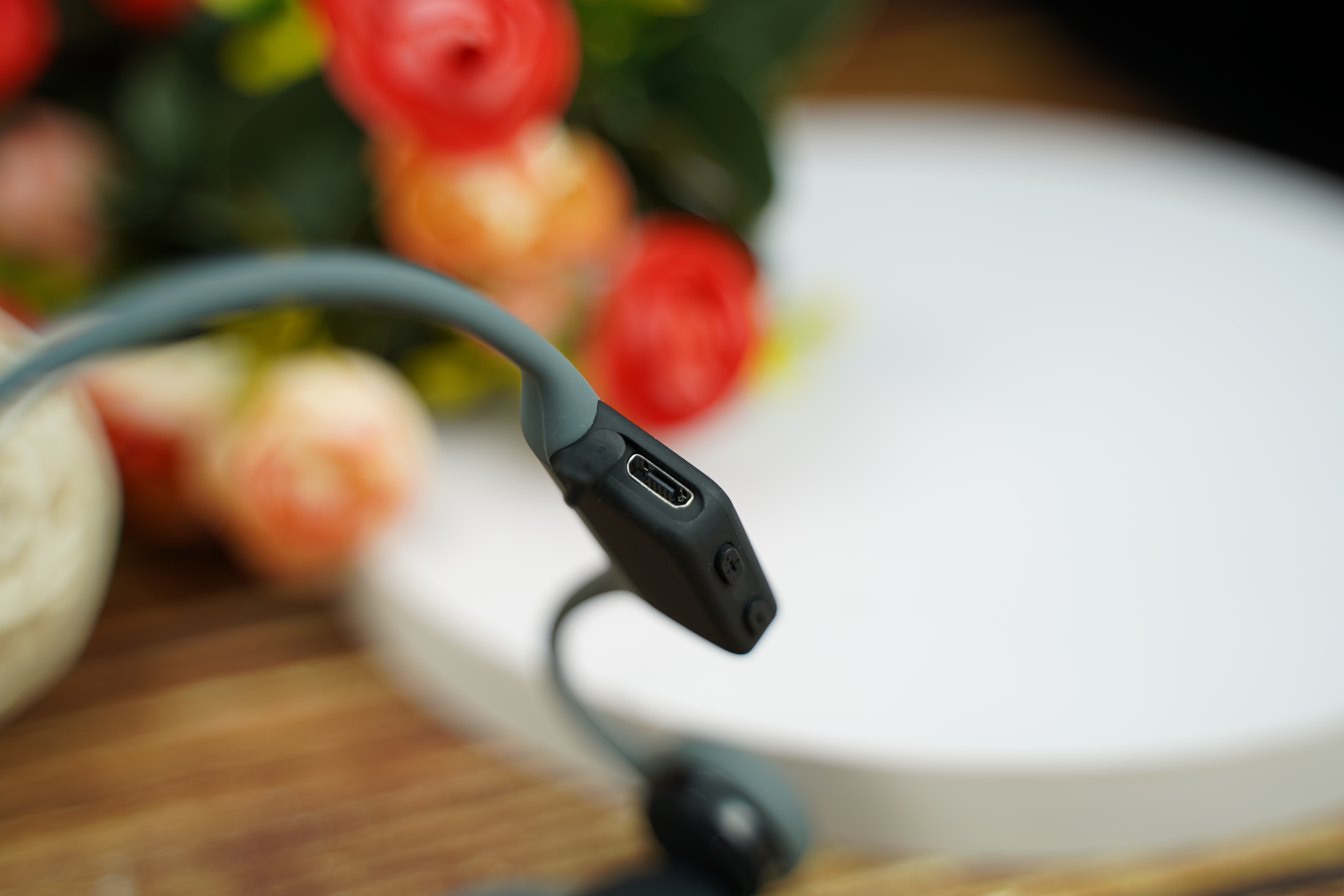 轻便，不伤耳。再遇nineka（南卡）runner骨传导耳机